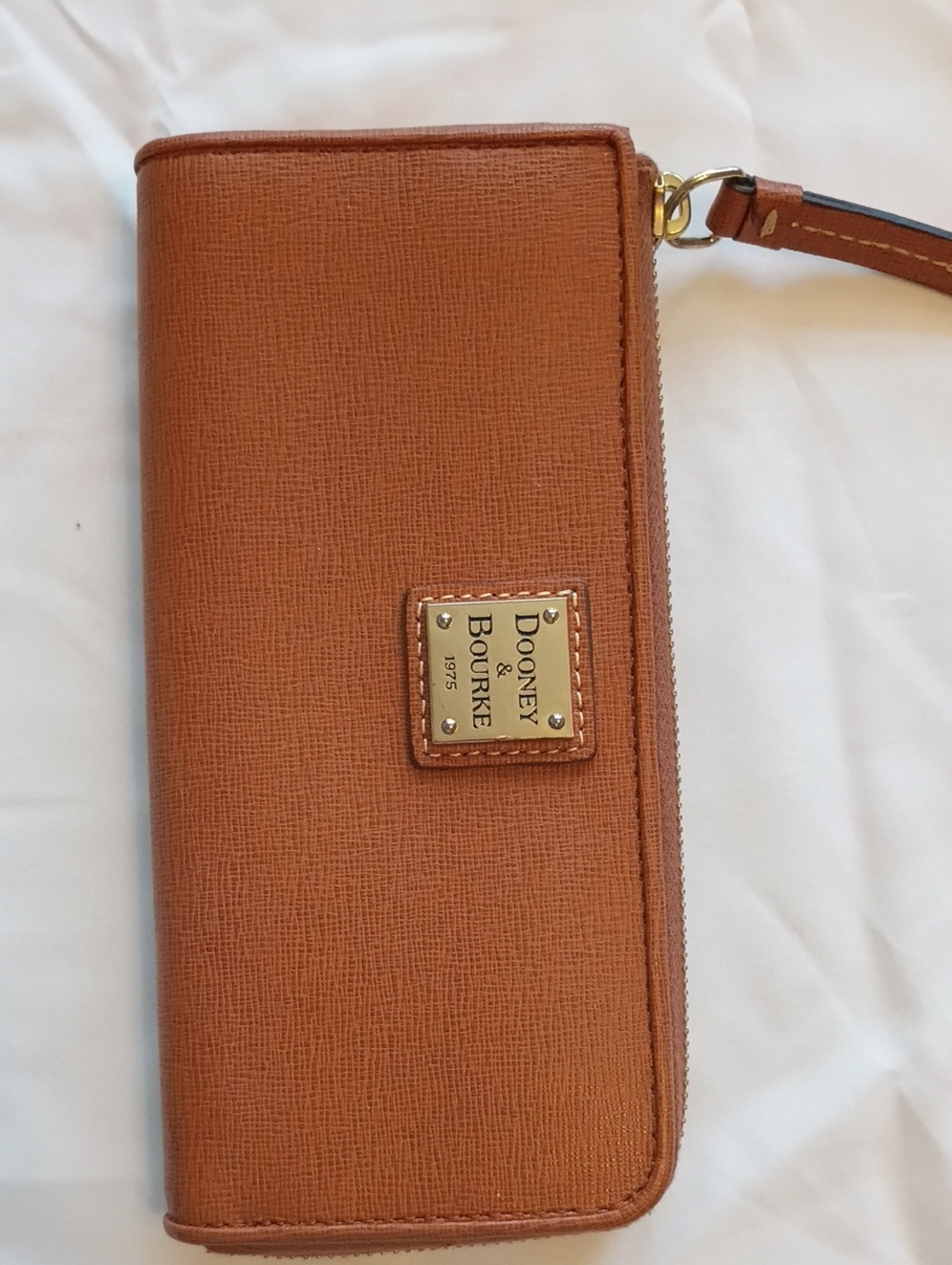 Dooney & Bourke Tan Zip Wallet Saffiano leather Natural Tan